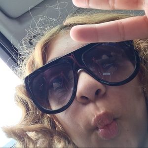 Meet your Posher, Camille